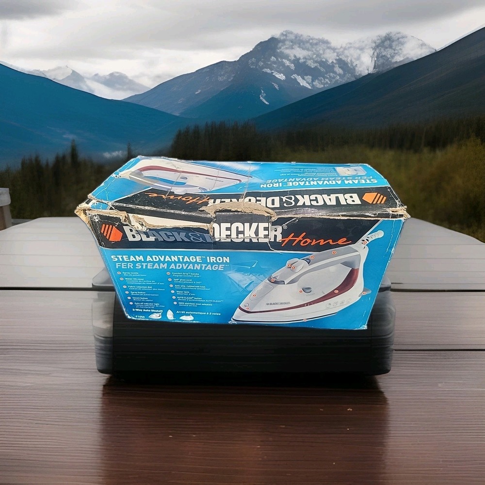 Black+Decker Steam Advantage Iron F1050‎ Tested Works w/ Box